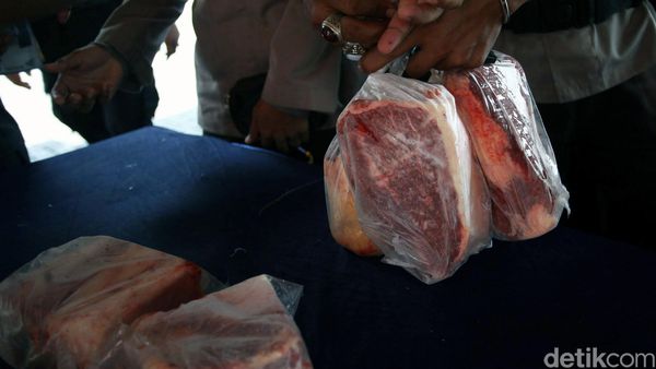 Operasi Pasar Daging Murah di Mako Brimob