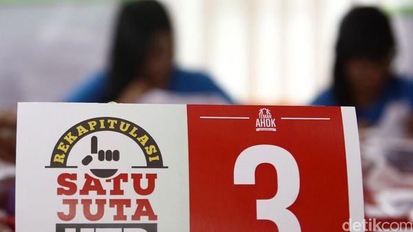 Relawan Hitung Manual Surat Dukungan ke Ahok