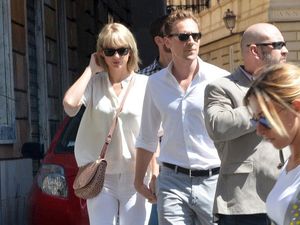 Pacaran dengan Taylor Swift, Tom Hiddleston Di-bully di Twitter