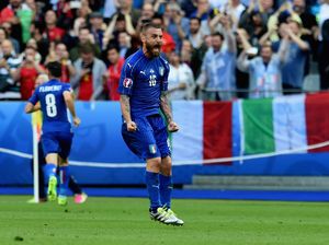 Italia Harap-Harap Cemas Menanti Kondisi De Rossi Italia Harap-Harap Cemas Menanti Kondisi De Rossi