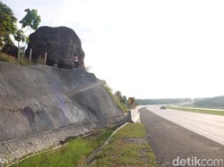 Batu Bleneng yang Jadi Primadona saat Melintas di Tol Cipali