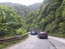 Test Drive Unik Ala Mazda di Laos