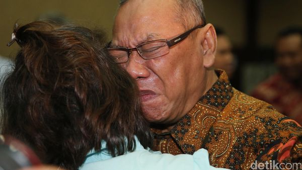 Doddy Supeno Menangis Usai Sidang Perdana