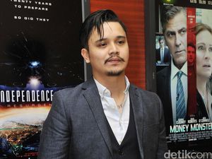 Turuti Passion, Derby Romero Buka Rumah Produksi