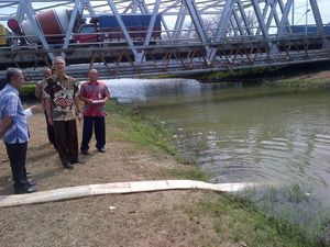 Ganjar Pantau Rob di Pantura: Ini Darurat, Kami Coba Selang Panjang