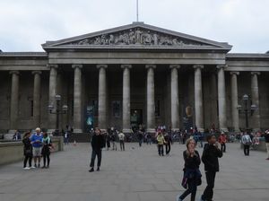 Kisah Black Jack, Mike, hingga Poppet: Kucing yang Bekerja di British Museum