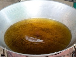 Punya Minyak Jelantah Jangan Dibuang, Tukar Jadi Duit hingga Ikan di Sini!