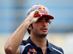 Carlos Sainz Tetap di Toro Rosso Musim Depan