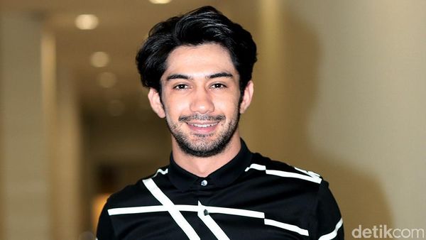 Reza Rahadian Senang Lihat Antusiasme Warga Solo