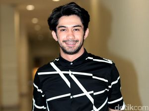 Reza Rahadian Senang Lihat Antusiasme Warga Solo