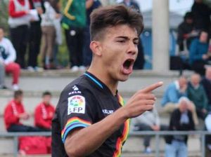 Leicester Datangkan Striker Belia Rayo Vallecano
