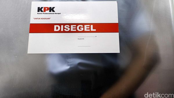 KPK Geledah Ruangan I Putu Sudiartana