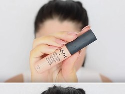 Beauty Vlogger Pulas Seluruh Wajahnya dengan Lipstik Cair, Apa Jadinya?