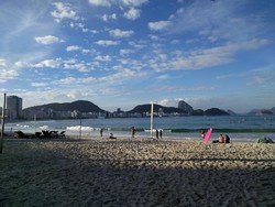 Santai Sore di Pantai Copacabana yang Paling Hits di Brasil