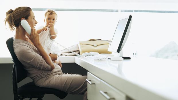 Pentingnya Ibu Bekerja Menjaga Kelekatan Hubungan dengan Anak