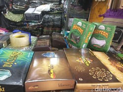 Penjualan Sarung di Tanah Abang Turun 50% Selama Ramadan