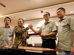 Semen Indonesia Gandeng Pelindo 1 Semen Indonesia Gandeng Pelindo 1