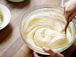 Dalam Pembuatan Kue, Ada Reaksi Kimia yang Disebabkan 4 Bahan Ini