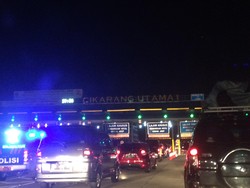 Tol Cikampek Padat, Kakorlantas: Saya Tak Rekomendasi Contraflow Malam Hari