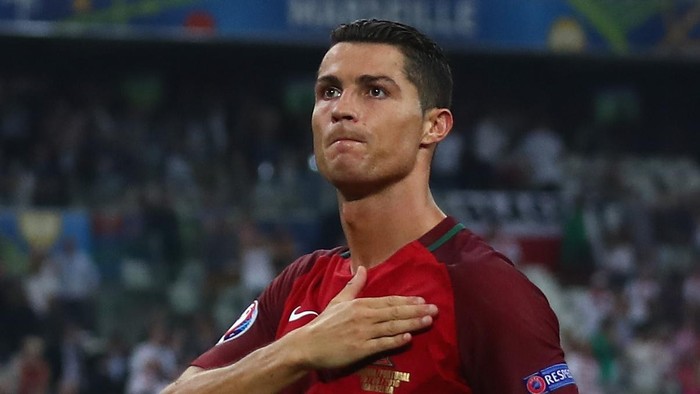 Ronaldo Akan Menangi Ballon dOr karena Ganteng