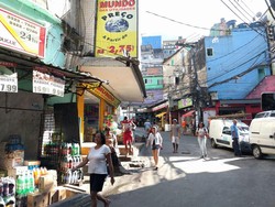 Konsumsi Masyarakat Bantu Brasil Keluar dari Krisis