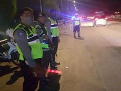 Tol Jakarta-Cikampek Padat dari Km 39-Km 57, Polisi Buka Tutup Rest Area