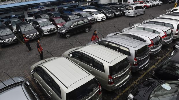 Salah satu tempat penyewaan kendaraan bermotor, di Surabaya.