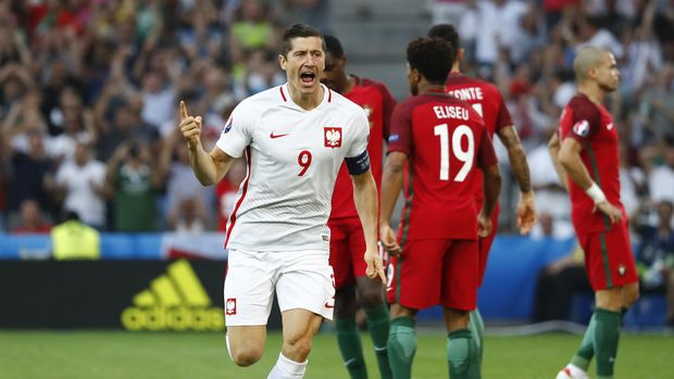 Robert Lewandowski menjadi juru gedor timnas Polandia di berbagai ajang.