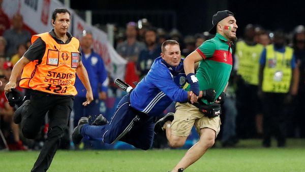 Penyusup di Laga Portugal vs Polandia