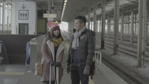 Romantisme Dion Wiyoko dan Pamela Bowie di film Winter in Tokyo