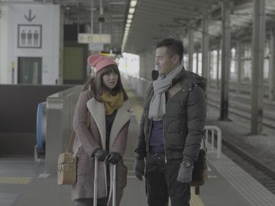 Romantisme Dion Wiyoko dan Pamela Bowie di film Winter in Tokyo