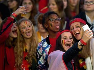 Fans Inggris Sendu, Fans Belgia Optimistis