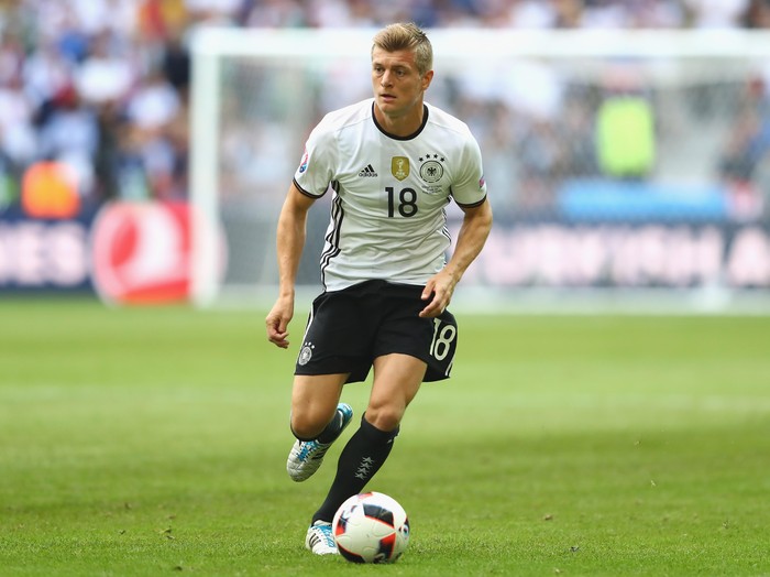 LILLE, FRANCE - JUNE 26:  Toni Kroos  of Germany runs with the ball during the UEFA EURO 2016 round of 16 match between Germany and Slovakia at Stade Pierre-Mauroy on June 26, 2016 in Lille, France.  (Photo by Alexander Hassenstein/Getty Images)