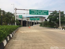 Terminal Pulo Gebang Masih Sepi Pemudik