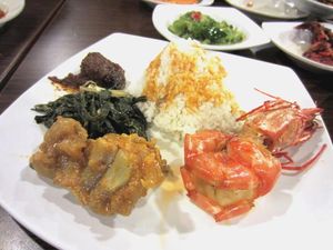 Sari Ratu: Lamaknyo! Gulai Tunjang dan Sambal Lado Mudo yang Legendaris