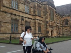 Gangguan Penglihatan Tak Halangi Lindawati Kwa Belajar Sampai ke Australia