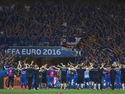 Bakal Datang ke Stade de France, Presiden Islandia Pilih Duduk di Tribun Penonton
