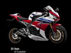 Anda Penggemar Motor Sport? Ayo Simak Evolusi Honda CBR dari Masa ke Masa