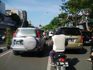 H-4, Arus Lalu Lintas di Surabaya Masih Ramai