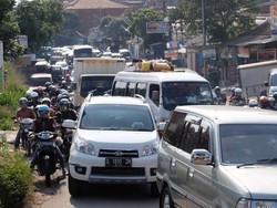 Kendaraan Sesaki Jalur Cileunyi, Begini Penampakannya