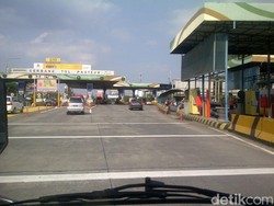 Petugas akan Hentikan Kendaraan yang Overload di Tol Purbaleunyi
