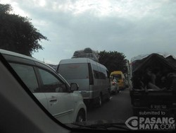 Jalur Pantura Mulai Penuh Pemudik, Subang-Cirebon Kecepatan 20 Km/jam