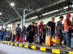 Ribuan Pemudik Tiba di Stasiun Tugu Yogya