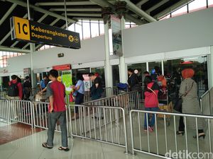 Belum Terlihat Kepadatan Penumpang Di Bandara Soetta Cengkareng Sore ini