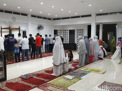 Yang Masih Mudik, Ini Rest Area yang Adakan Salat Id