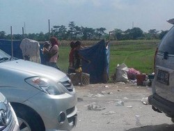 Macet Parah, Toilet Dadakan Muncul di Dekat Brexit