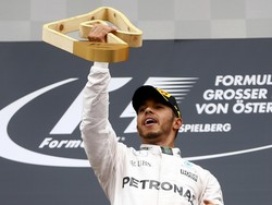Hamilton Sebut Tak Ada yang Kontroversial dalam Insidennya dengan Rosberg