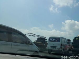 Macet Panjang Jelang Exit Tol Pejagan, Jarak 5 km Ditempuh 1 Jam
