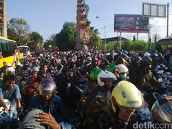 Antrean Pemudik di Pelabuhan ASDP Gilimanuk Mencapai 10 Kilometer