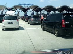 Jumlah Menurun, 53.100 Kendaraan Keluar di GT Palimanan pada H-3